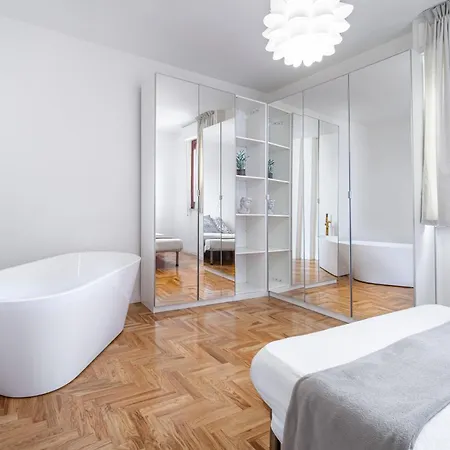 Deluxe - 2min Sea + Balcone