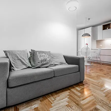 Διαμέρισμα Deluxe - 2min Sea + Balcone Quartu SantʼElena