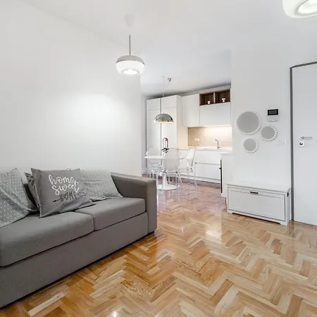 Lägenhet Deluxe - 2min Sea + Balcone *