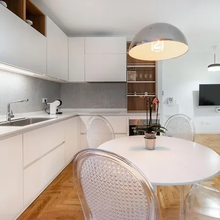 Διαμέρισμα Deluxe - 2min Sea + Balcone Quartu SantʼElena