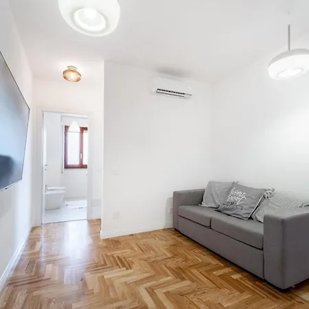 Deluxe - 2min Sea + Balcone Quartu SantʼElena